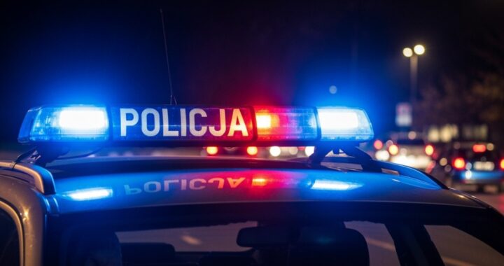 policjanci-z-komisariatu-policji-w-rabce-zdroju-za-auto-482